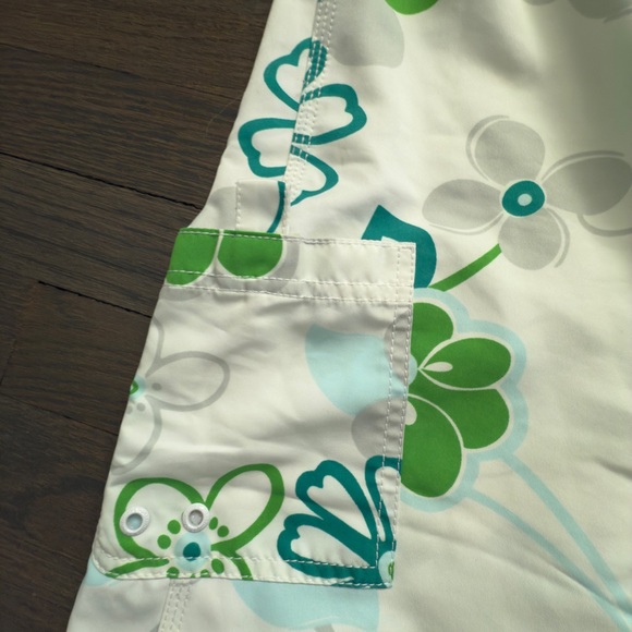 Stussy Swim White Floral Shorts - Picture 7 of 8